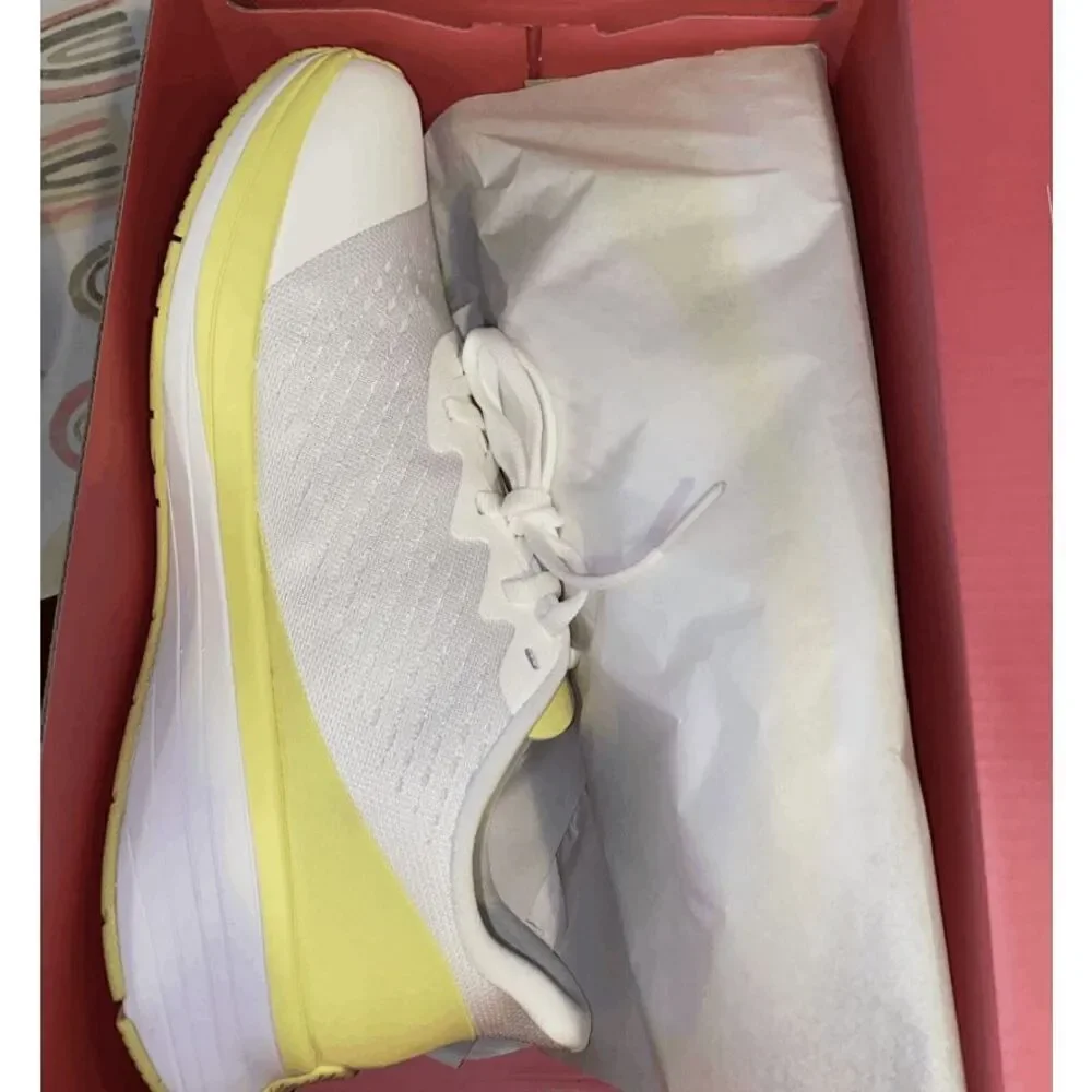 Lane Eight NEW w/ box size 7 the Relay trainers - Key Lime